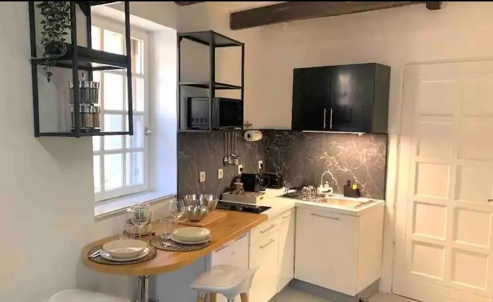 Le Viala, Studio Dans Le Centre Historique De Hyères 0*,  France